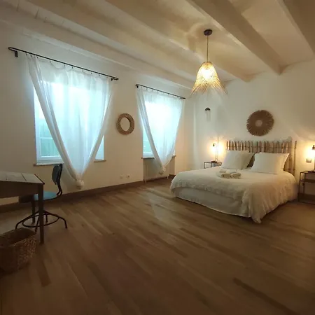 Marie Penzion Courçon